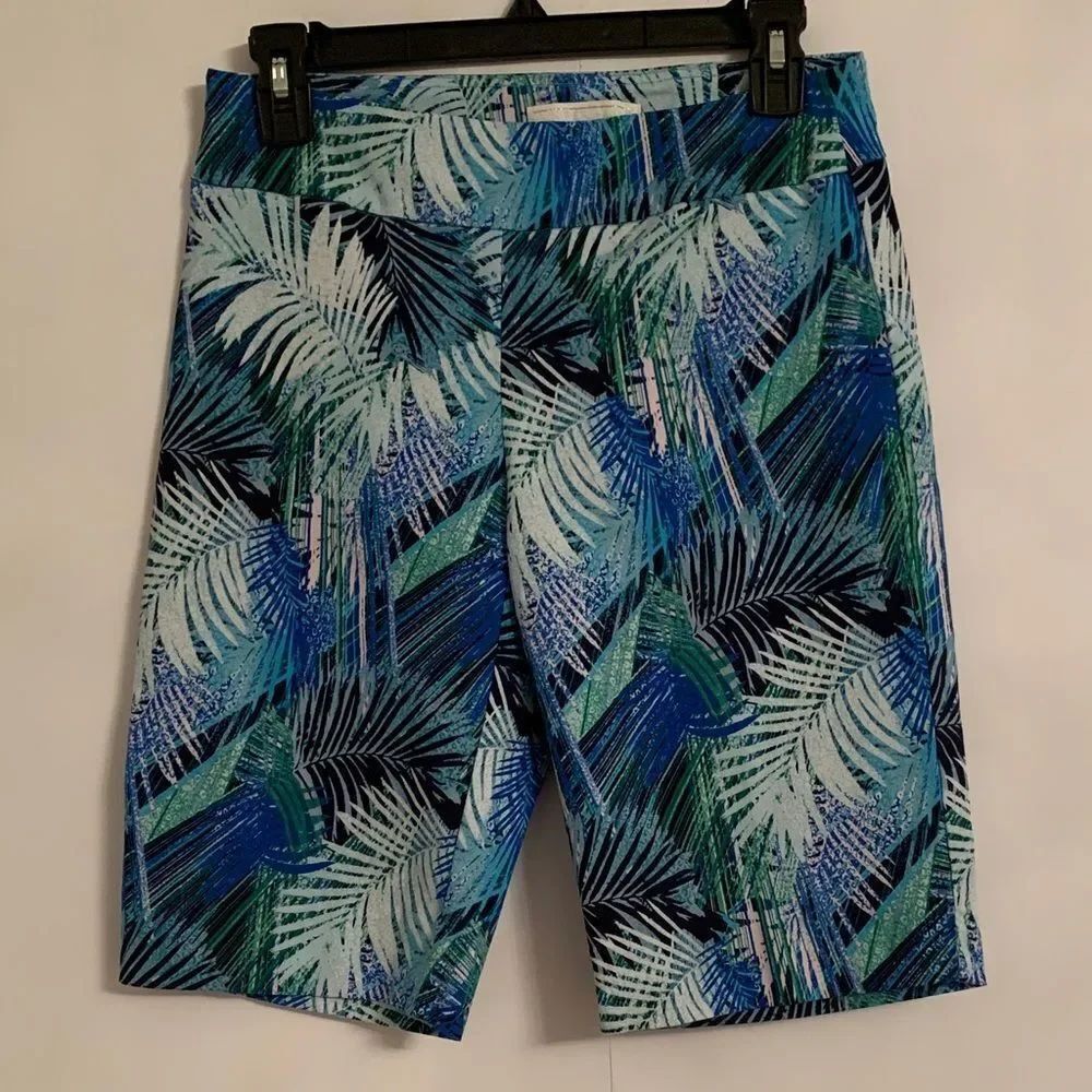 Juniper + Lime Women’s Tropical Leaf Print Shorts Size 6